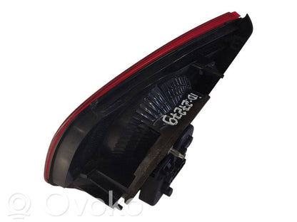 Aizmugurējais lukturis pārsegā