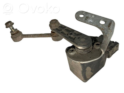 Augstuma sensors (priekšējo lukturu)