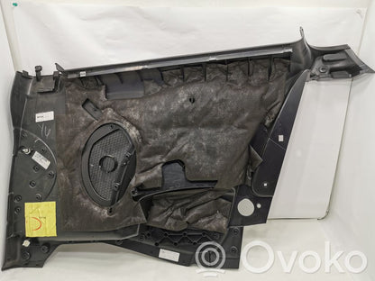 Apšuvums aizmugurējām durvīm