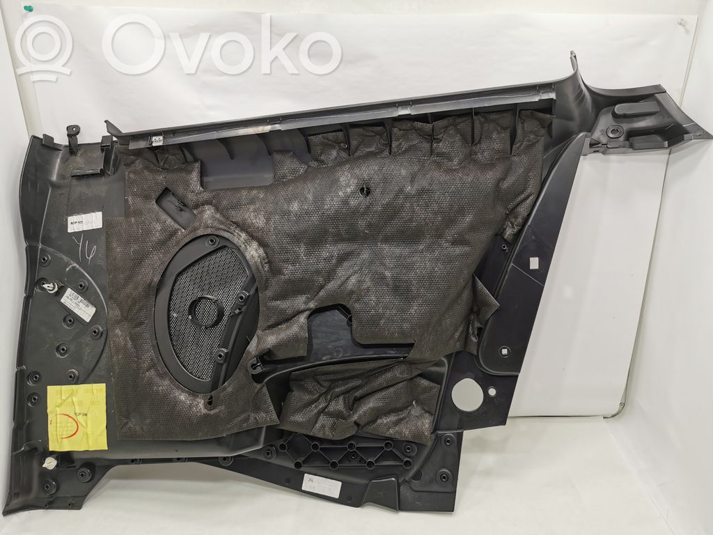 Apšuvums aizmugurējām durvīm