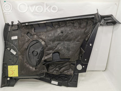 Apšuvums aizmugurējām durvīm