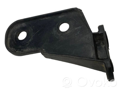 Priekšpusē bampera turētājs