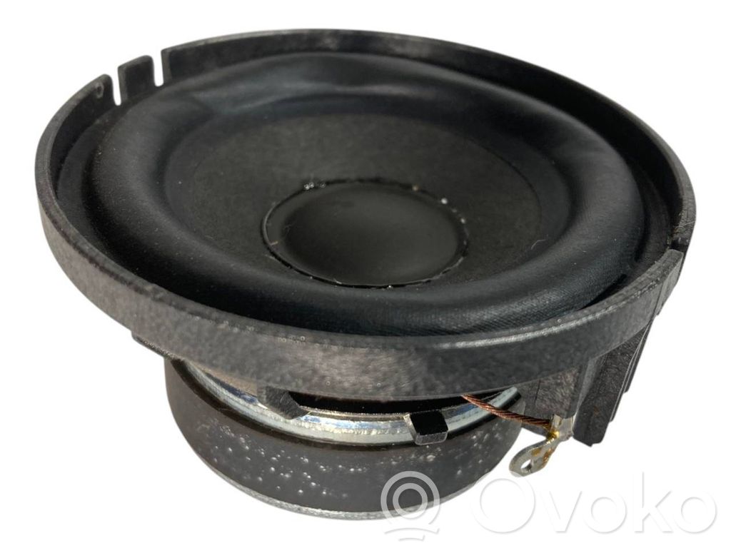 Skaļrunis priekšējā panelī