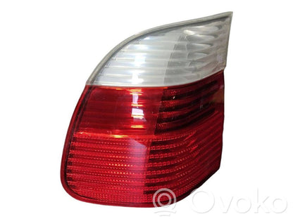 Aizmugurējais lukturis virsbūvē