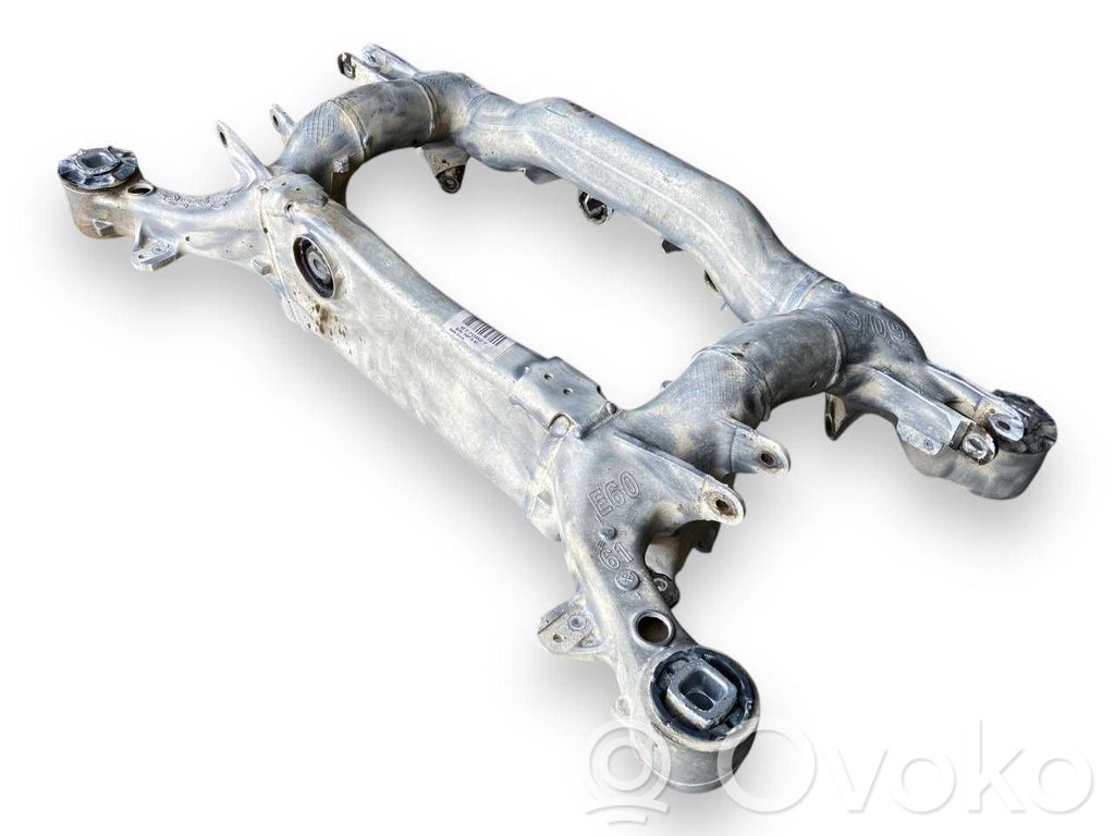 Pusrāmis aizmugurējais / priekšējais