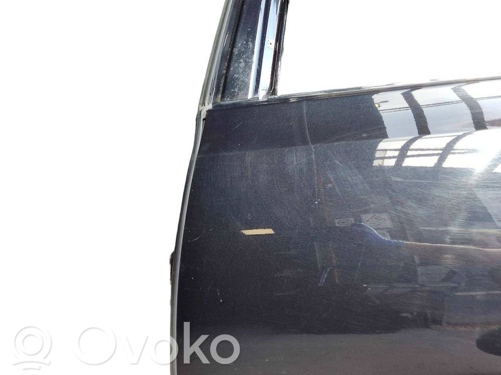 Aizmugurējās durvis