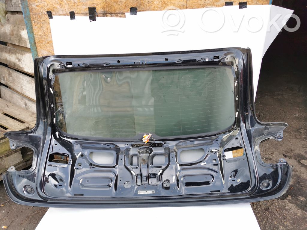 Aizmugurējais pārsegs (bagāžnieks)