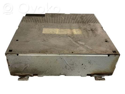 Radio / CD/DVD atskaņotājs / navigācija