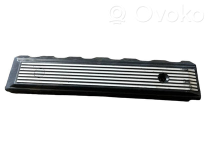 Engine cover (decorative trim)