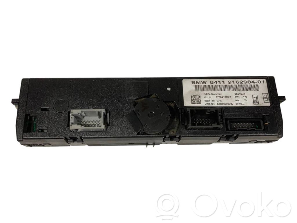 Air conditioning / climate control / interior heating control unit (in the passenger compartment)