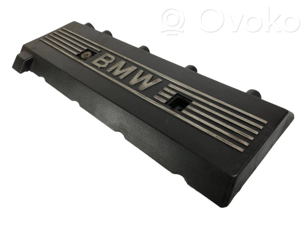 Engine cover (decorative trim)