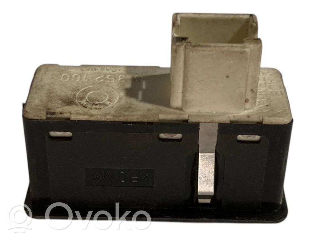 Seat adjustment switch(es)