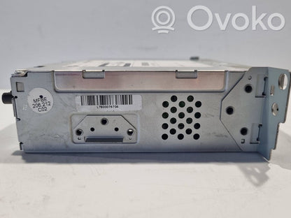 Radio / CD/DVD atskaņotājs / navigācija