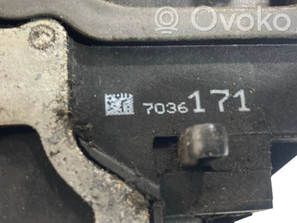 Замок сзади