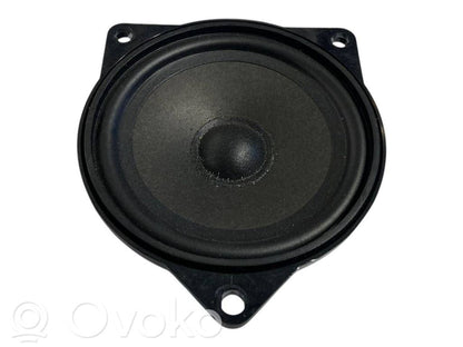 Skaļrunis (-i) priekšējās durvīs