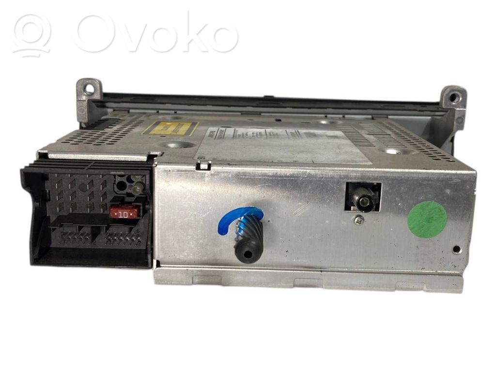 Radio / CD/DVD atskaņotājs / navigācija