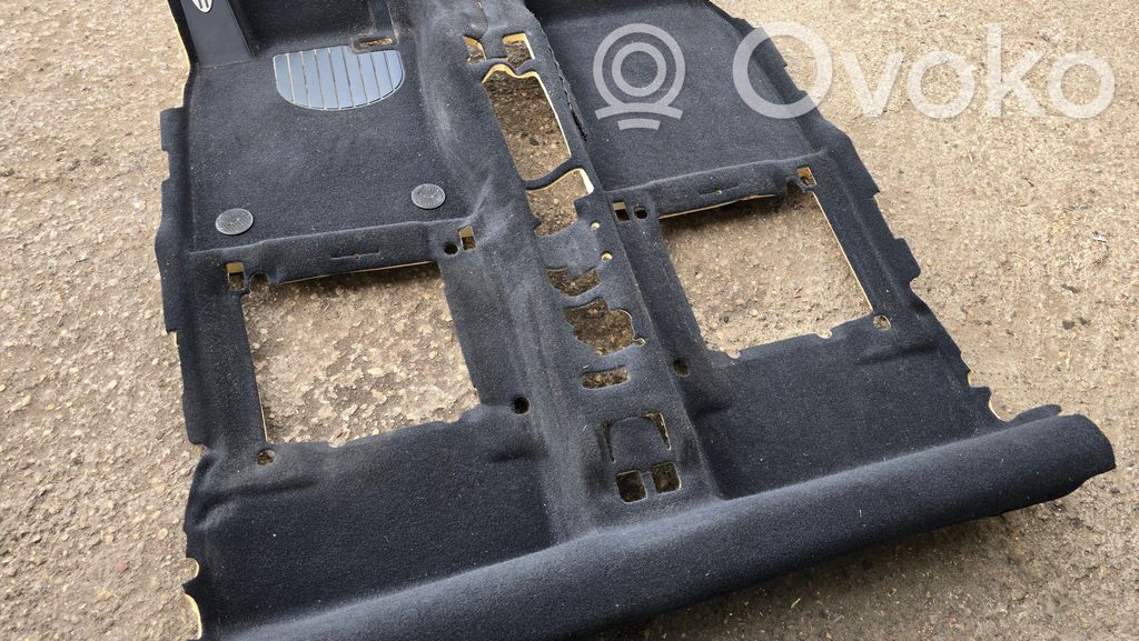 Priekšējais salona paklājs