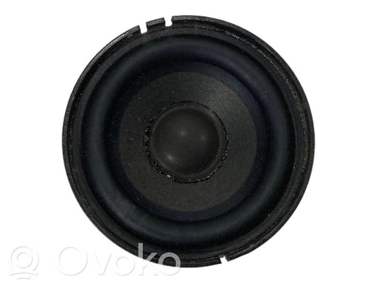 Skaļrunis priekšējā panelī