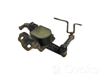 Augstuma sensors (priekšējo lukturu)