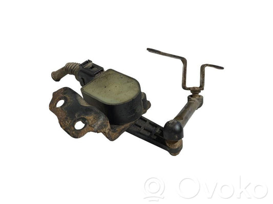 Augstuma sensors (priekšējo lukturu)