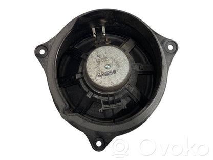 Speaker(s) in the rear door