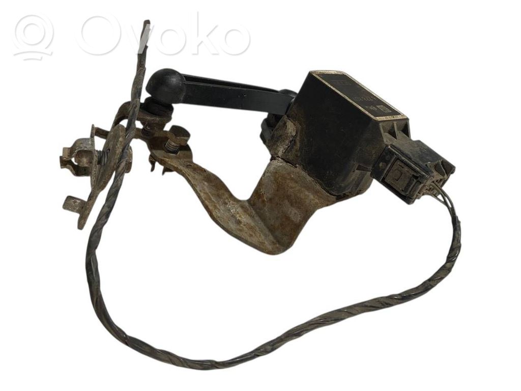 Augstuma sensors (priekšējo lukturu)