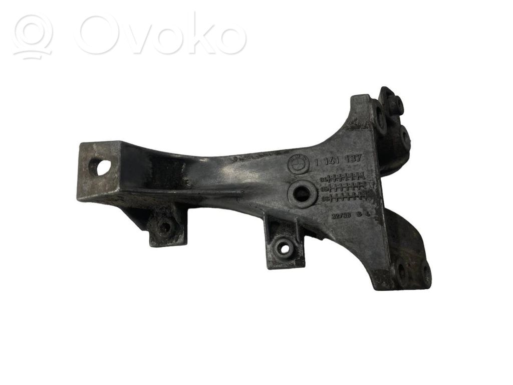 Dzinēja nostiprināšanas stiprinājums-kronšteins