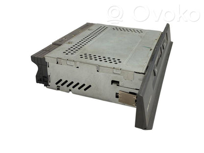 Radio / CD/DVD atskaņotājs / navigācija