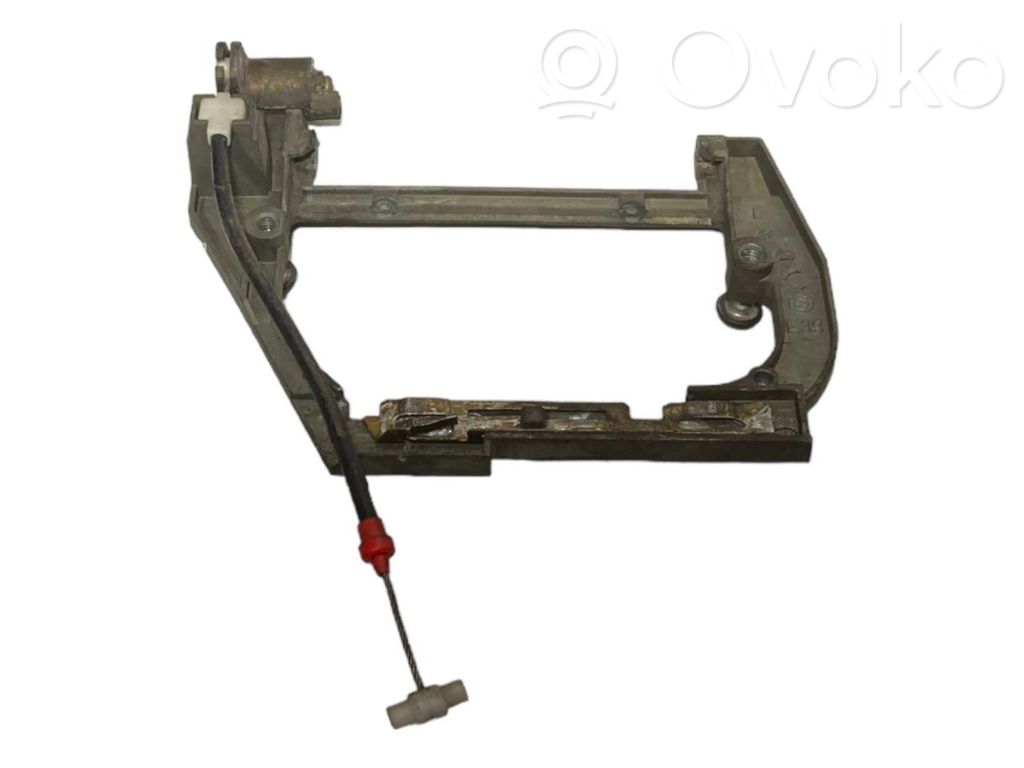 Aizmugurē turētājs / kronšteins ārējam atvēršanas rokturim