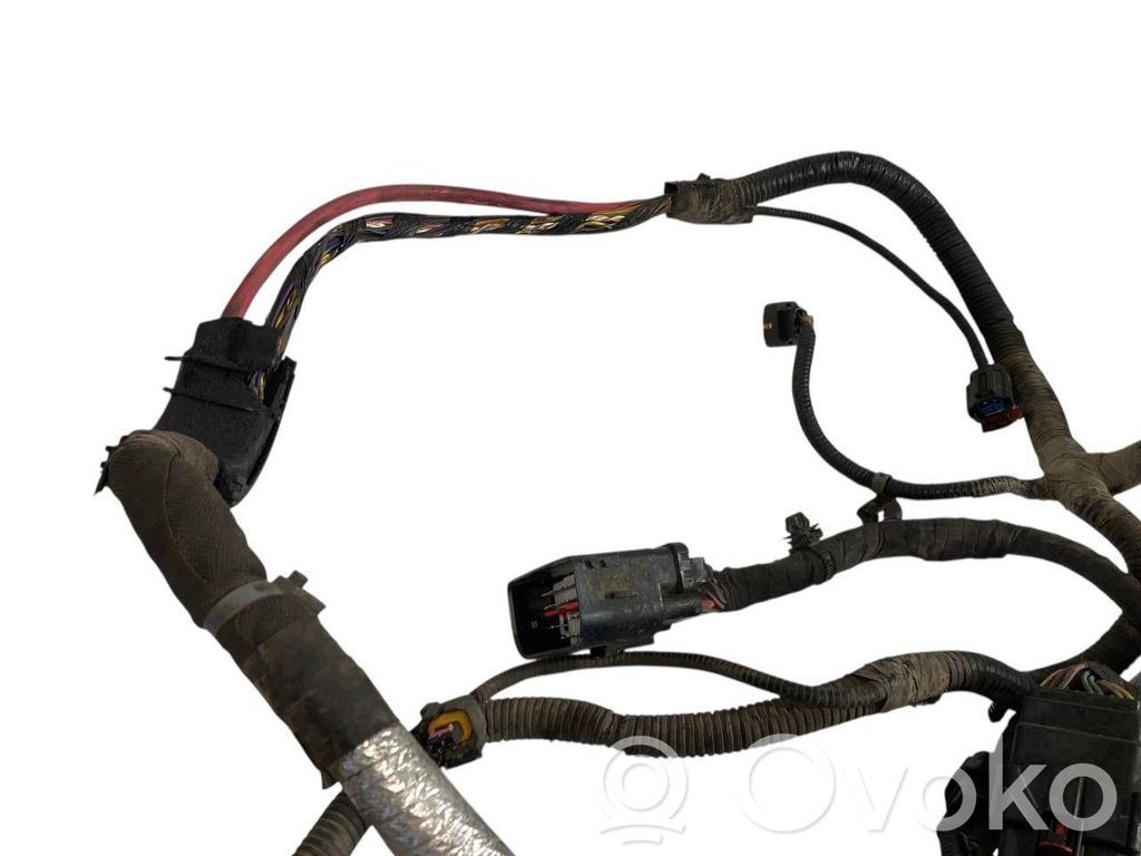 Dzinēja vadu instalācija