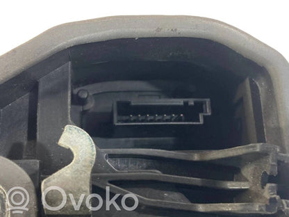 Замок сзади