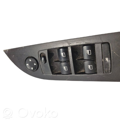 Декоративная накладка на передний переключатель стеклоподъемника