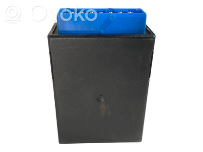 Logu tīrītāju relejs