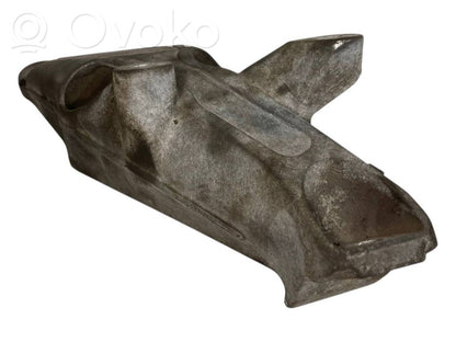 Engine mounting bracket