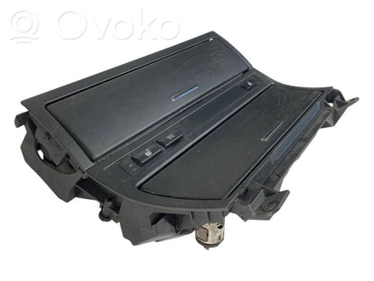 Пепельница (передняя)