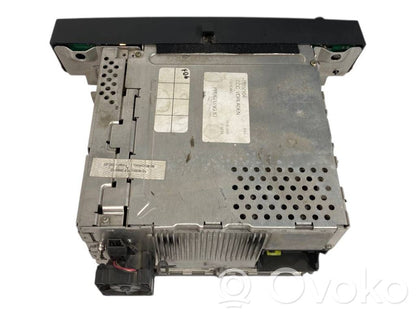 Radio / CD/DVD atskaņotājs / navigācija