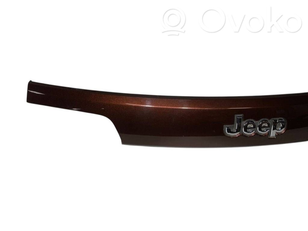 Bagāžnieka numura zīmes apgaismojuma līste