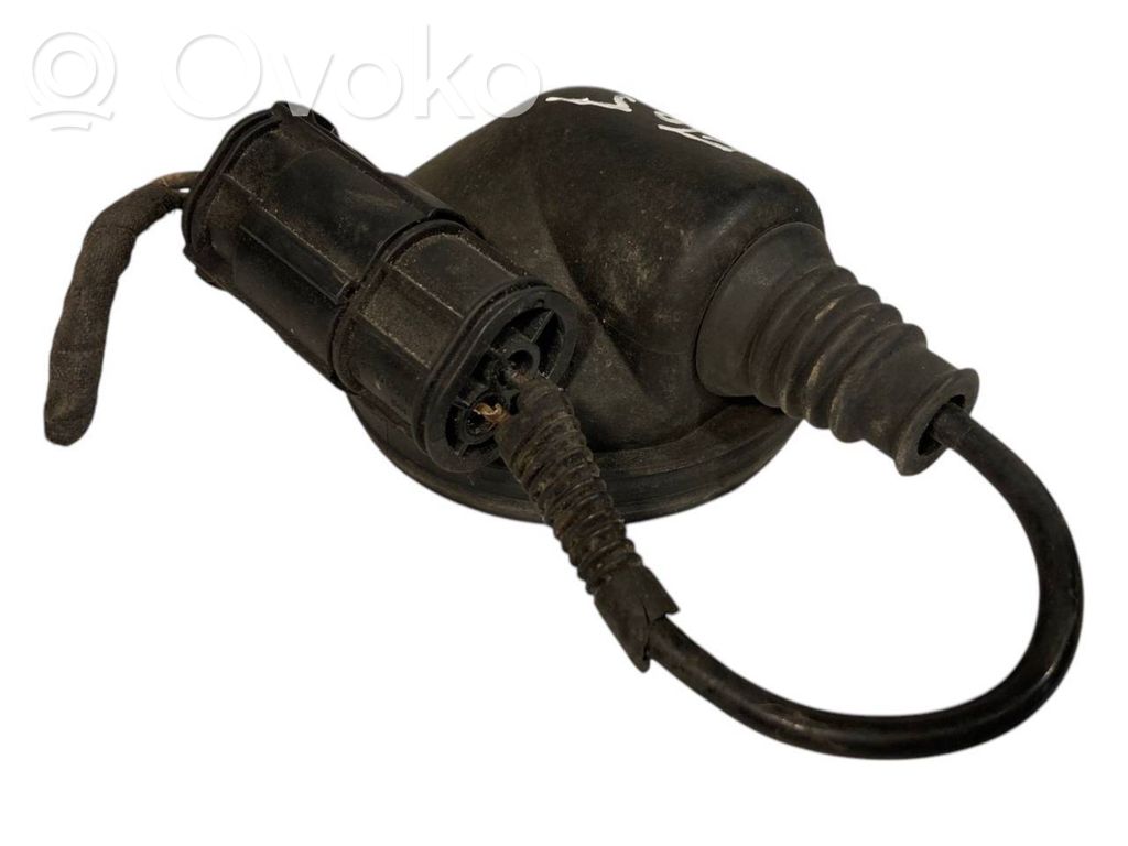 Priekšpusē piekares augstuma sensors