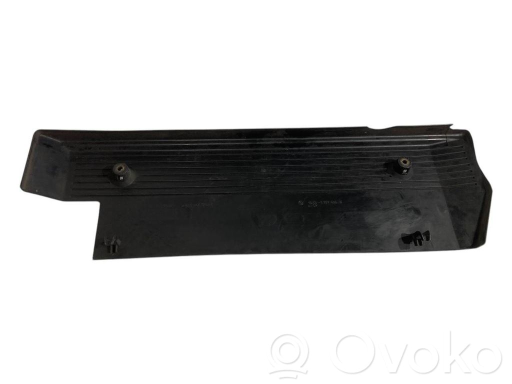Engine cover (decorative trim)