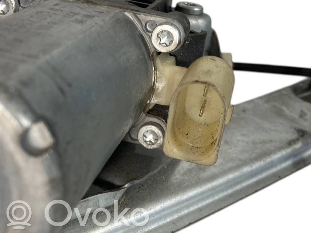Priekšpusē elektriskā loga pacelšanas mehānisma komplekts