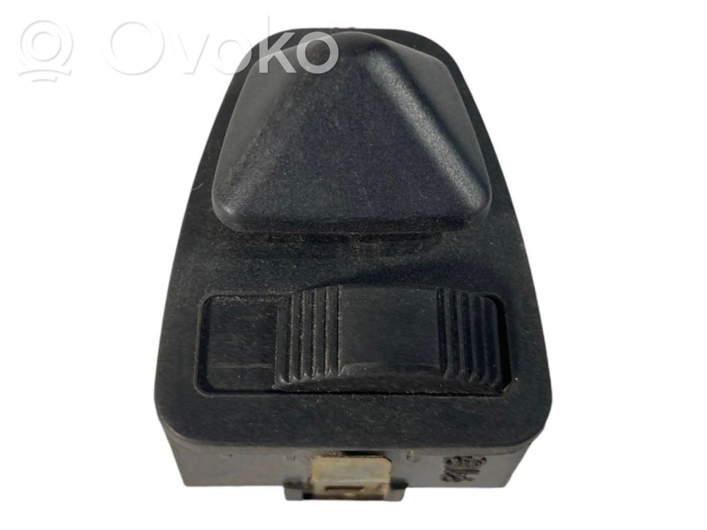Side mirror switch