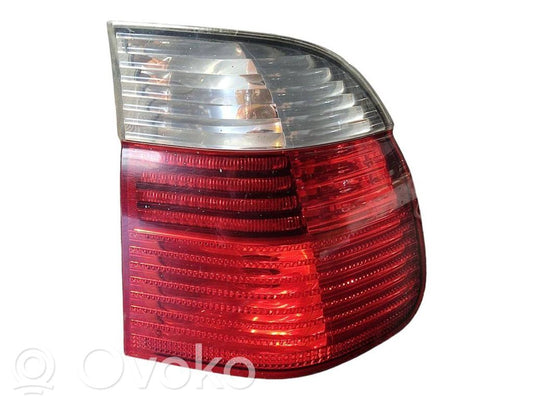 Aizmugurējais lukturis virsbūvē