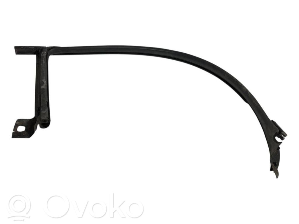 Priekšpusē apdares gumija (virsbūvē)