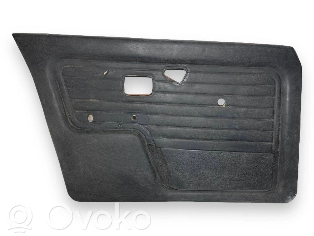 Priekšējo durvju apdare