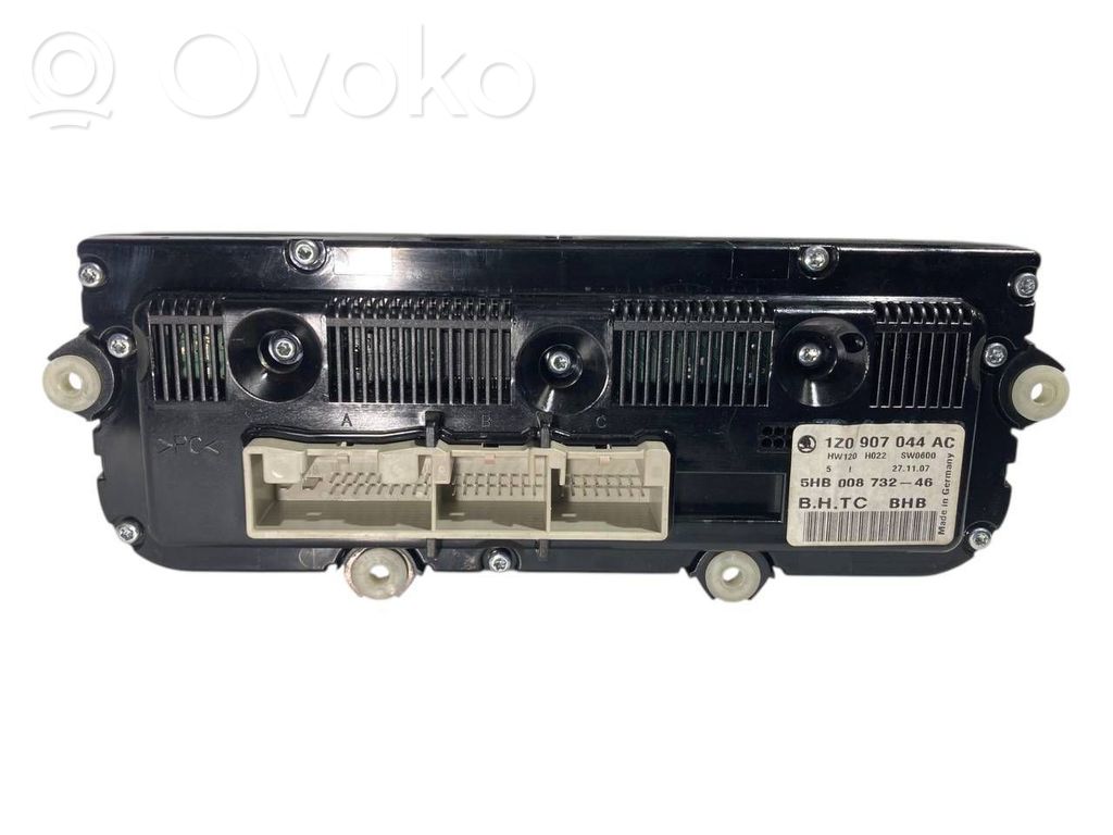 Gaisa kondicioniera / klimata kontroles / salona apsildes vadības bloks (salonā)