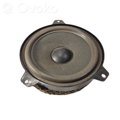 Skaļrunis (-i) priekšējās durvīs