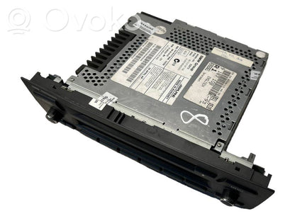 Radio / CD/DVD atskaņotājs / navigācija