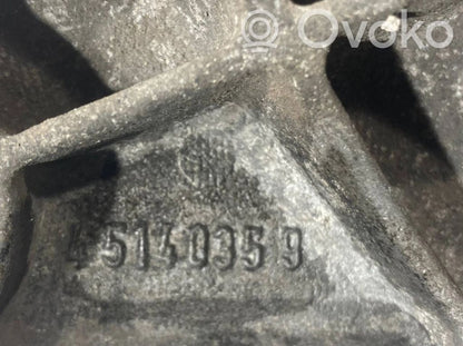 Pārnesumkārbas stiprinājuma kronšteins