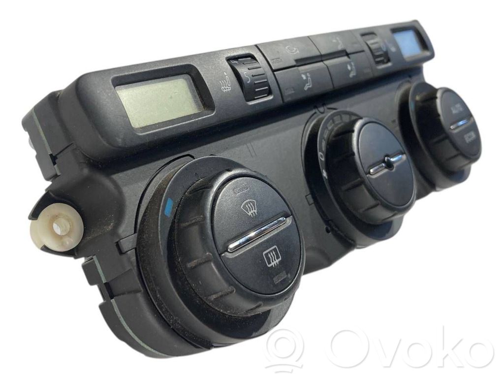 Gaisa kondicioniera / klimata kontroles / salona apsildes vadības bloks (salonā)