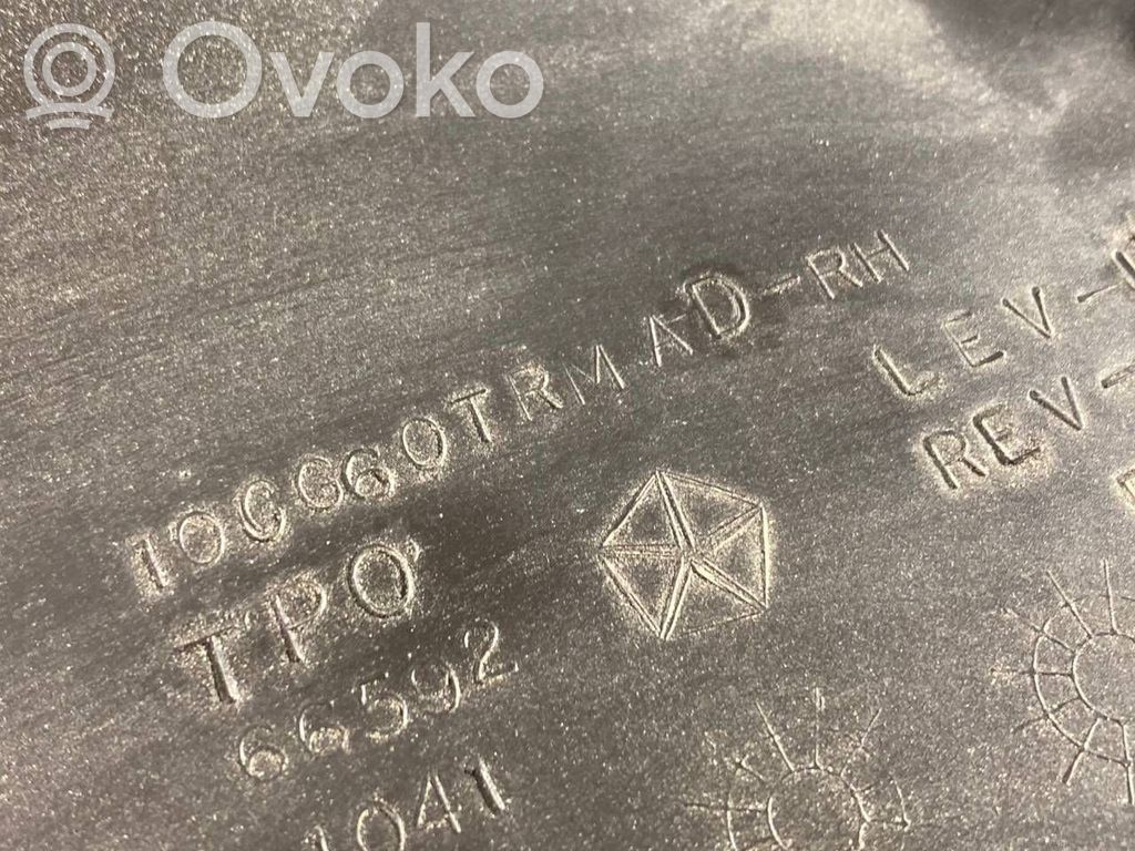 (D) statņa dekoratīvā apdare (augšdaļa)